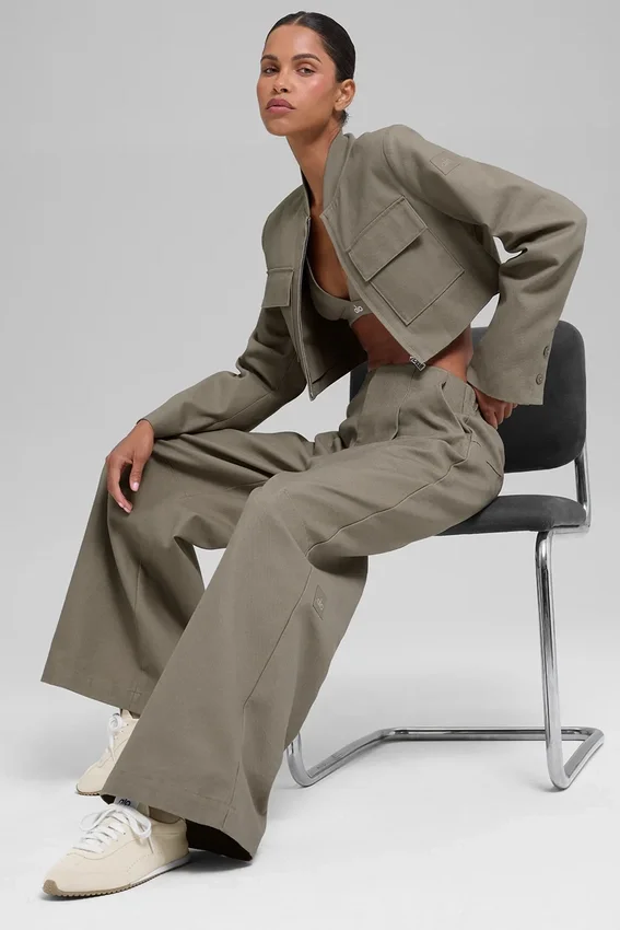High-Waist Main Character Wide Leg Trouser — Color cacao claro