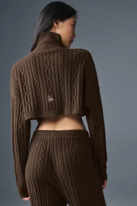 Jersey de cuello alto corto de punto trenzado «Winter Bliss» de manga larga – Espresso