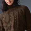 Jersey de cuello alto corto de punto trenzado «Winter Bliss» de manga larga - Espresso