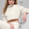 Jersey de cuello alto corto de punto trenzado Winter Bliss de manga larga - Marfil