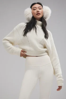 Jersey de cuello alto de cachemira «Winter Magic» — Marfil