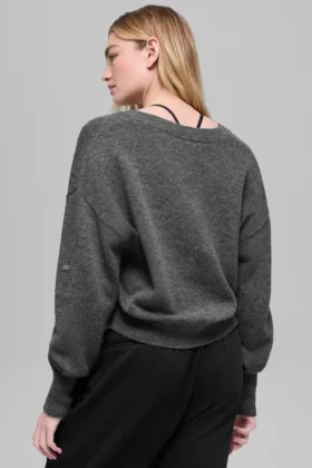 Jerséu corto de lana y cachemira con cuello en V de la colección New Class – Gris platino