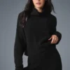 Jerséu de cuello alto de cachemira con tejido tipo waffle — Negro