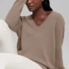 Jerséu oversize con cuello en V de lana y cachemira New Class - Chai Latte