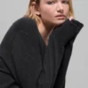 Jerséu oversize de lana y cachemira «New Class» con cuello en V - Negro