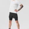 La camiseta de cuello redondo Triumph | Camisetas de tirantes y camisetas de yoga para hombre