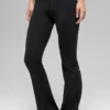 Leggings acampanados con cintura doblable Alo Softsculpt – Negro