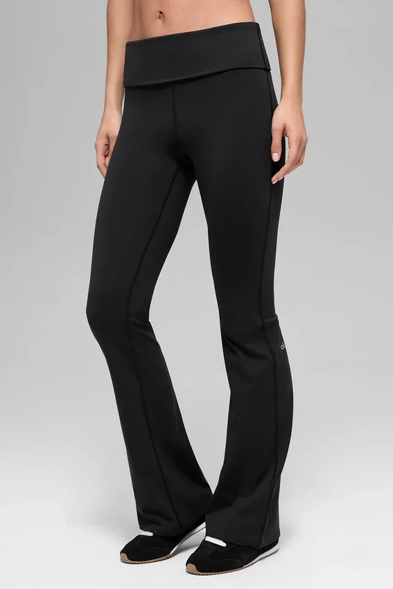 Leggings acampanados con cintura doblable Alo Softsculpt – Negro