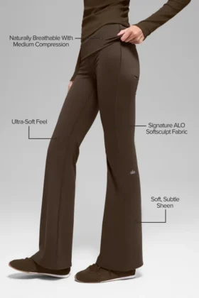Leggings acampanados con dobladillo Alo Softsculpt – Espresso