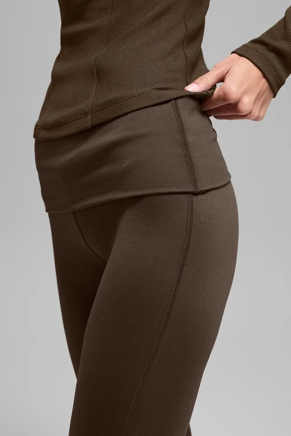 Leggings acampanados con dobladillo Alo Softsculpt - Espresso