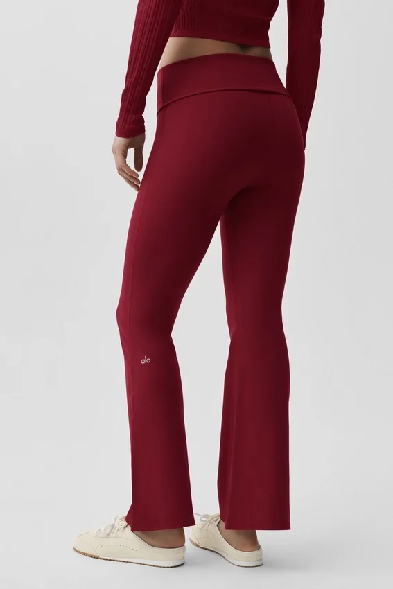 Leggings acampanados con dobladillo de 7/8 Alo Softsculpt - Rojo Romance de Verano