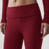 Leggings acampanados con dobladillo de 7/8 Alo Softsculpt - Rojo Romance de Verano