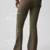 Leggings acampanados con doble vuelta Alo Softsculpt – Olive Tree