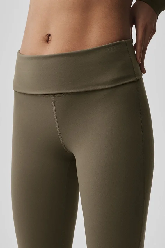 Leggings acampanados con doble vuelta Alo Softsculpt – Olive Tree