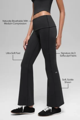Leggings acampanados con doblez de 7/8 Alo Softsculpt – Negro