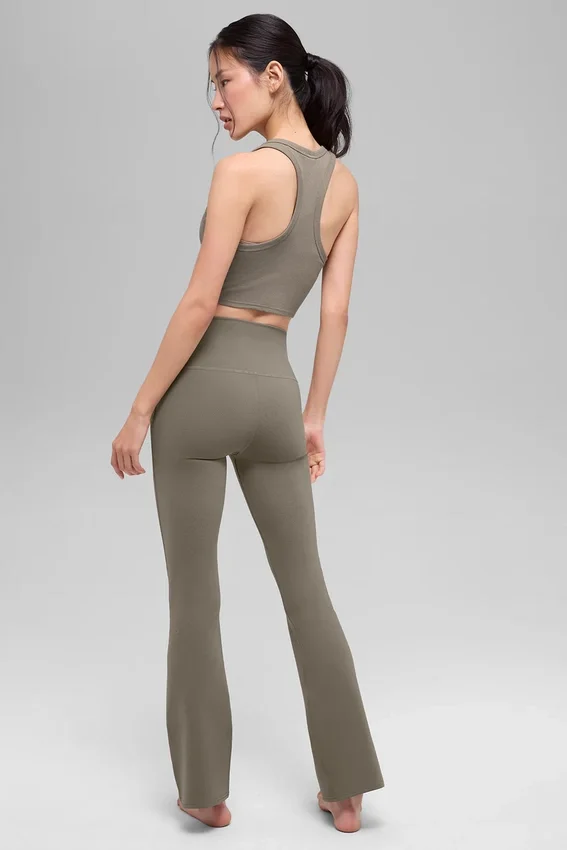 Leggings High-Waist Airbrush con corte acampanado 7/8 - Cacao claro