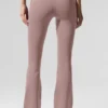 Leggings High-Waist Airbrush, corte 7/8 y pierna acampanada - Gris topo