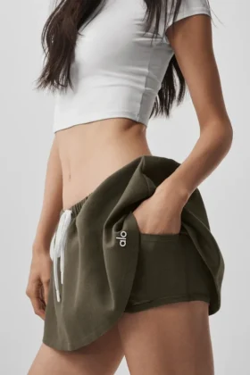 Microfalda de talle bajo favorita de los fans – Olive Tree