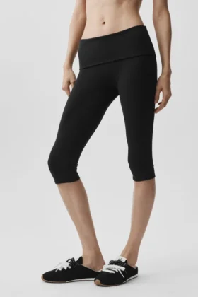 Pantalón capri de talle bajo con doble pliegue Alo Softsculpt - Negro