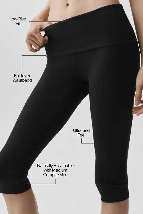 Pantalón capri de talle bajo con doble pliegue Alo Softsculpt - Negro