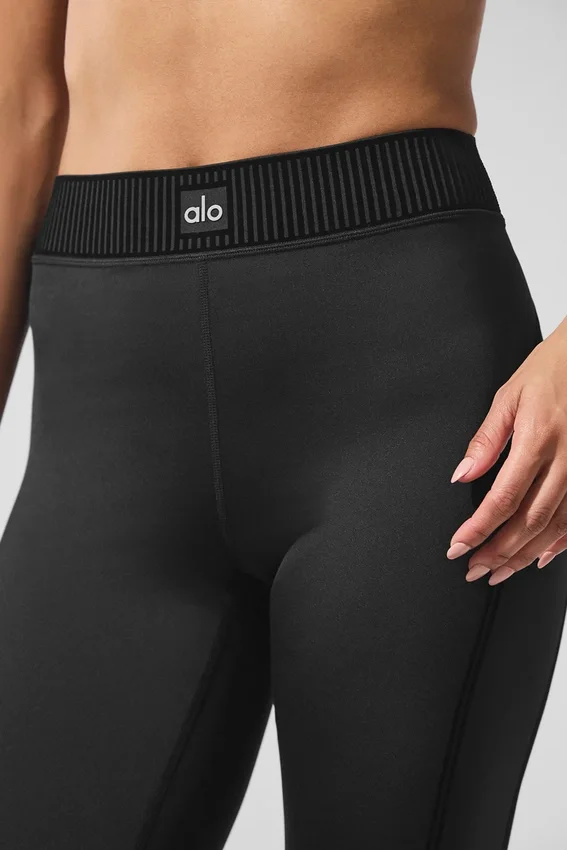 Pantalón capri High-Waist Airlift – Negro
