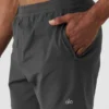 Pantalón corto Conquer React Performance de 7" - Antracita