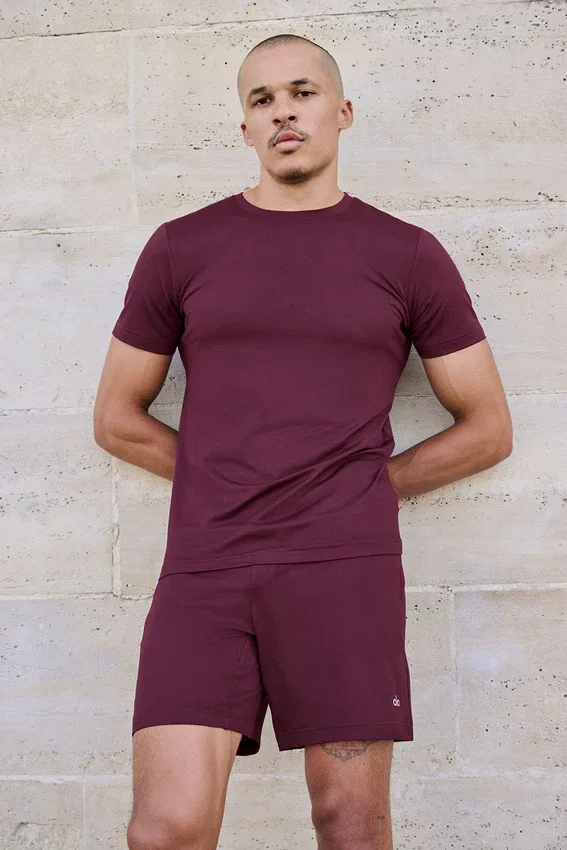 Pantalón corto Conquer React Performance de 7" - Burdeos
