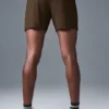 Pantalón corto Conquer React Performance de 7" - Espresso