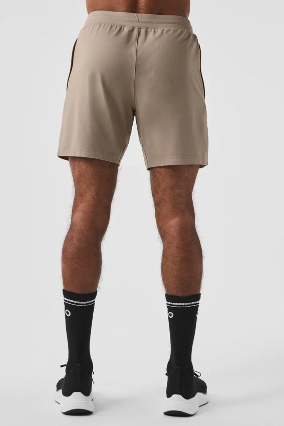 Pantalón corto Conquer React Performance de 7" - Gravel