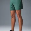 Pantalón corto Conquer React Performance de 7" - Hiedra de invierno