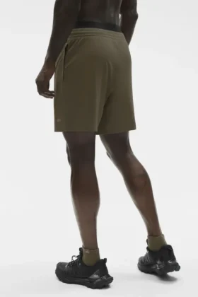 Pantalón corto Conquer React Performance de 7″ – Olive Tree