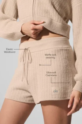 Pantalón corto de cachemira High-Waist con tejido de panal mullido – Macadamia Blush