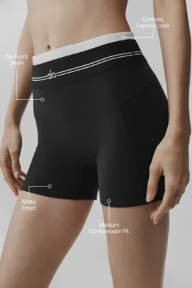 Pantalón corto de cintura alta High-Waist Airbrush «Better Together» – Negro/Blanco
