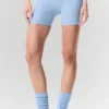 Pantalón corto High-Waist Alosoft «Heart Throb» de 4” - Azul concha jaspeado/Blanco