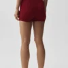 Pantalón corto High-Waist sin costuras de modal acanalado de 4" — Rojo «Summer Romance»