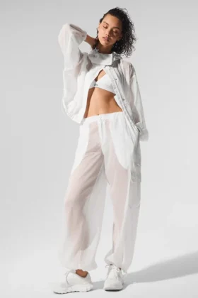 Pantalón jogger de pierna ancha Sheer Game Time - Blanco