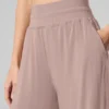 Pantalones acampanados delicados para estar en casa, semitransparentes - gris topo