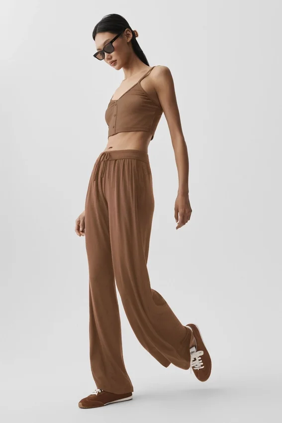 Pantalones acampanados delicados y semitransparentes para estar en casa - Marrón bronceado