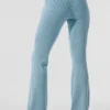 Pantalones acampanados High-Waist de punto denim — Azul celestial/Azul celestial oscuro