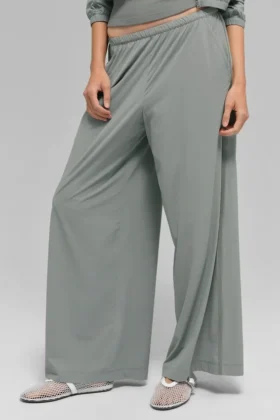 Pantalones Breezy de pierna ancha (regular) – Gris lunar