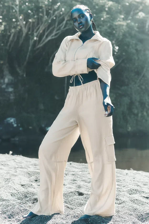 Pantalones cargo de pierna ancha Linen Getaway — Macadamia