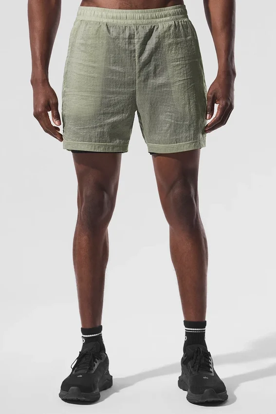 Pantalones cortos 2 en 1 «Game Time» de 5" con tejido ripstop – Limestone/Negro
