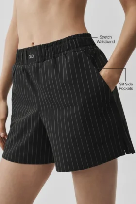 Pantalones cortos a rayas finas Daylight – Negro/Titanio