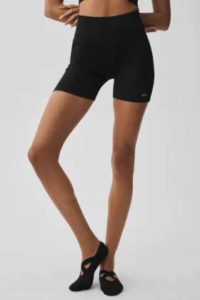 Pantalones cortos acanalados sin costuras de 5″ – Negro