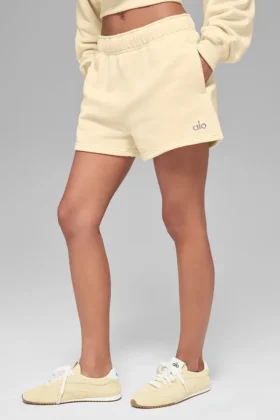 Pantalones cortos Accolade – Amarillo luz de vela