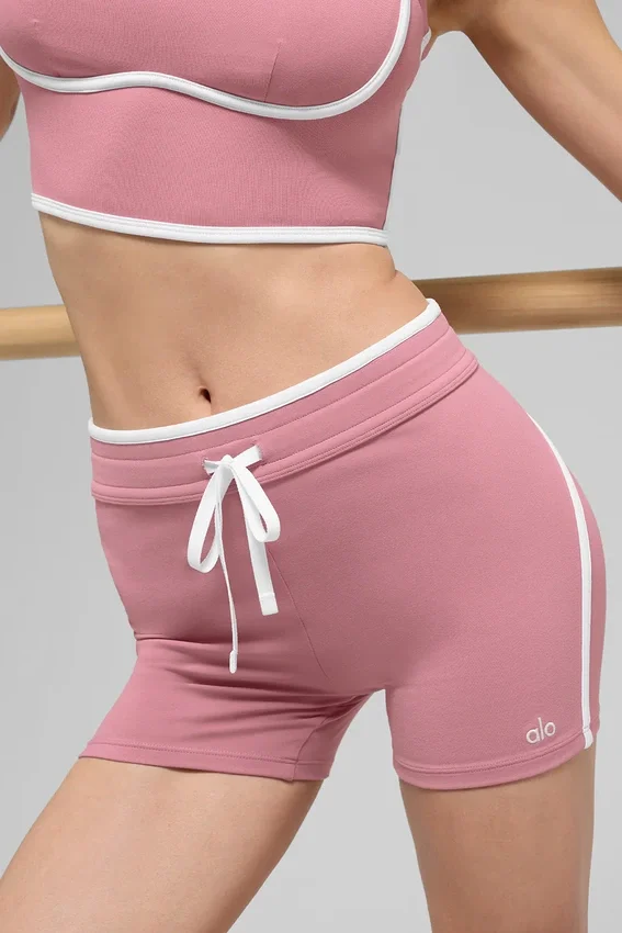 Pantalones cortos Airbrush Race Pace de cintura alta de 4" — Rosa silvestre/Blanco
