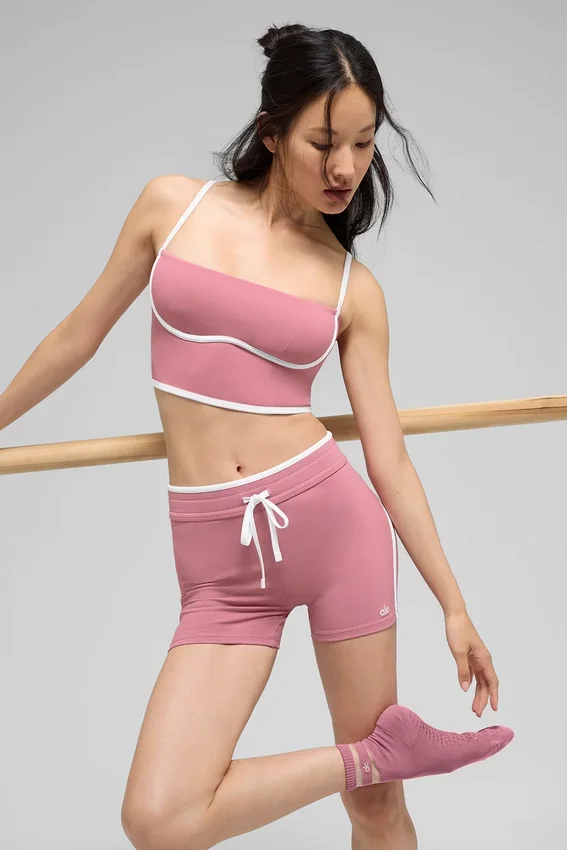 Pantalones cortos Airbrush Race Pace de cintura alta de 4" — Rosa silvestre/Blanco
