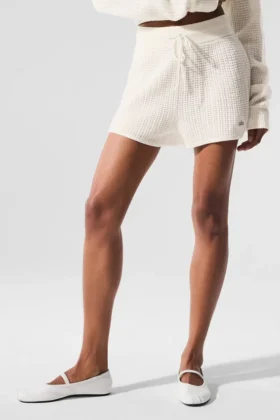 Pantalones cortos de cachemira High-Waist con tejido tipo waffle mullido - Marfil