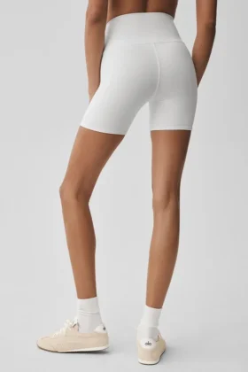 Pantalones cortos de ciclista High-Waist con diseño Airbrush de 5″ – Blanco
