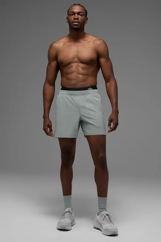 Pantalones cortos de correr Traction de 5" - Gris Lunar